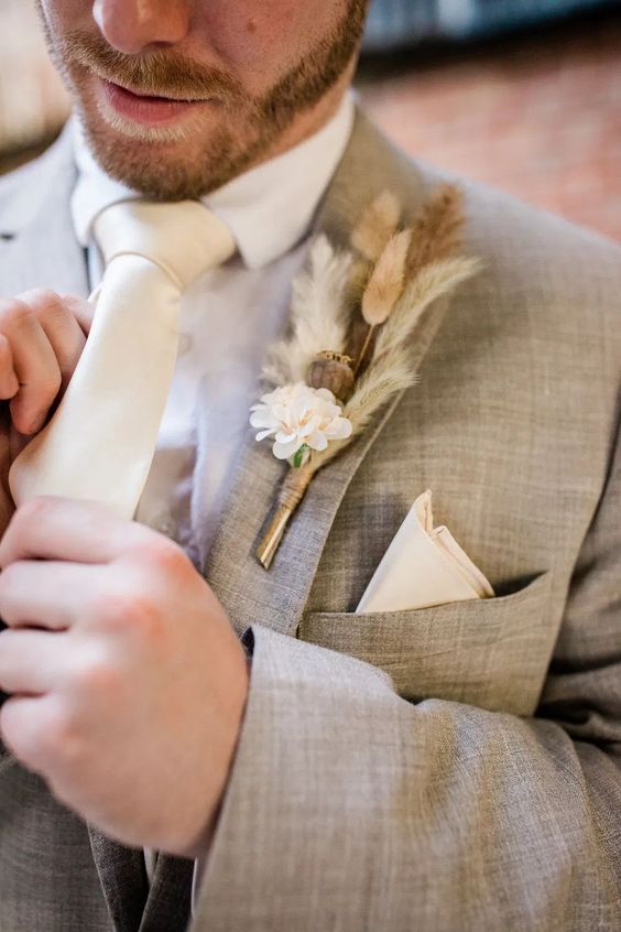 Boutonniere ideas for your boho wedding